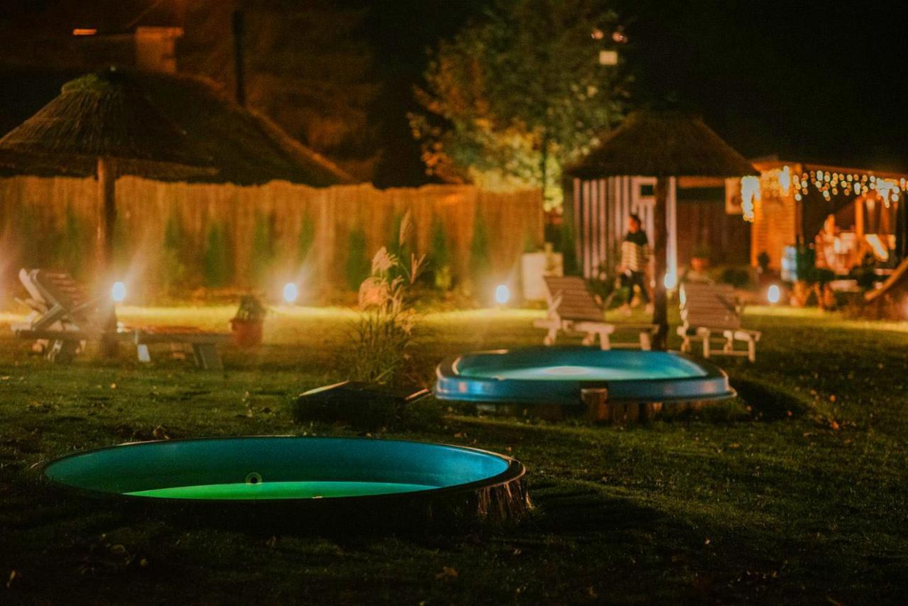 Aloha Glamp - Okragle Domki Przy Rzece - Balia I Sauna - Energylandia Zagornik Buitenkant foto