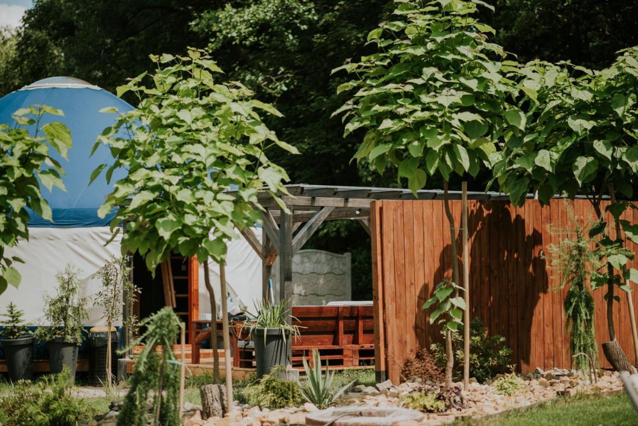 Aloha Glamp - Okragle Domki Przy Rzece - Balia I Sauna - Energylandia Zagornik Buitenkant foto