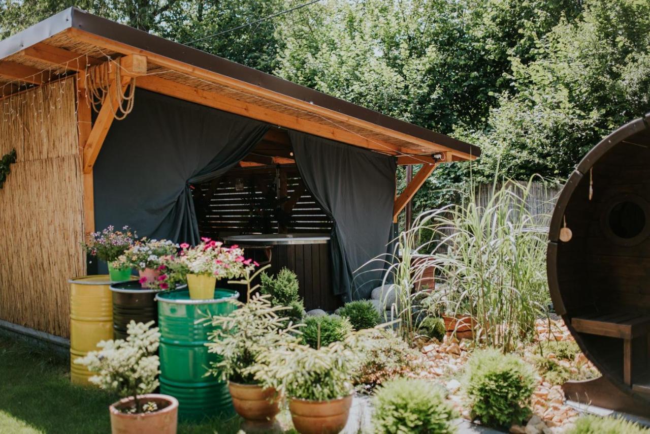 Aloha Glamp - Okragle Domki Przy Rzece - Balia I Sauna - Energylandia Zagornik Buitenkant foto