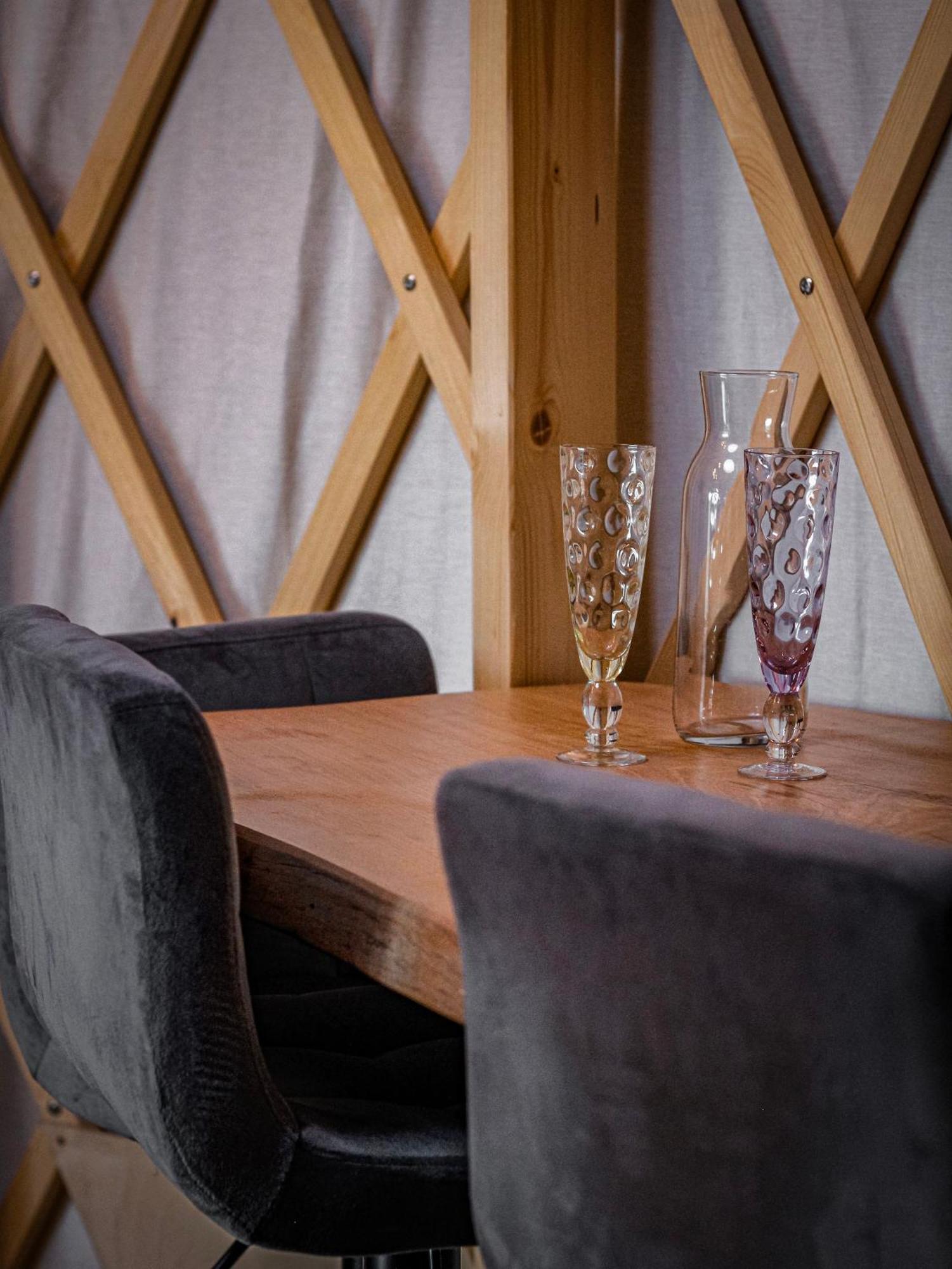 Aloha Glamp - Okragle Domki Przy Rzece - Balia I Sauna - Energylandia Zagornik Kamer foto